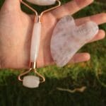 pembe kuvars roller ve gua sha set