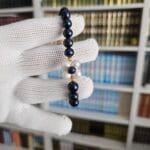 8MM SİYAH İNCİ VE ORTASI BEYAZ İNCİDEN PAPATYALI İNCİ(BİLEK ÖLCÜSÜ VERİN)