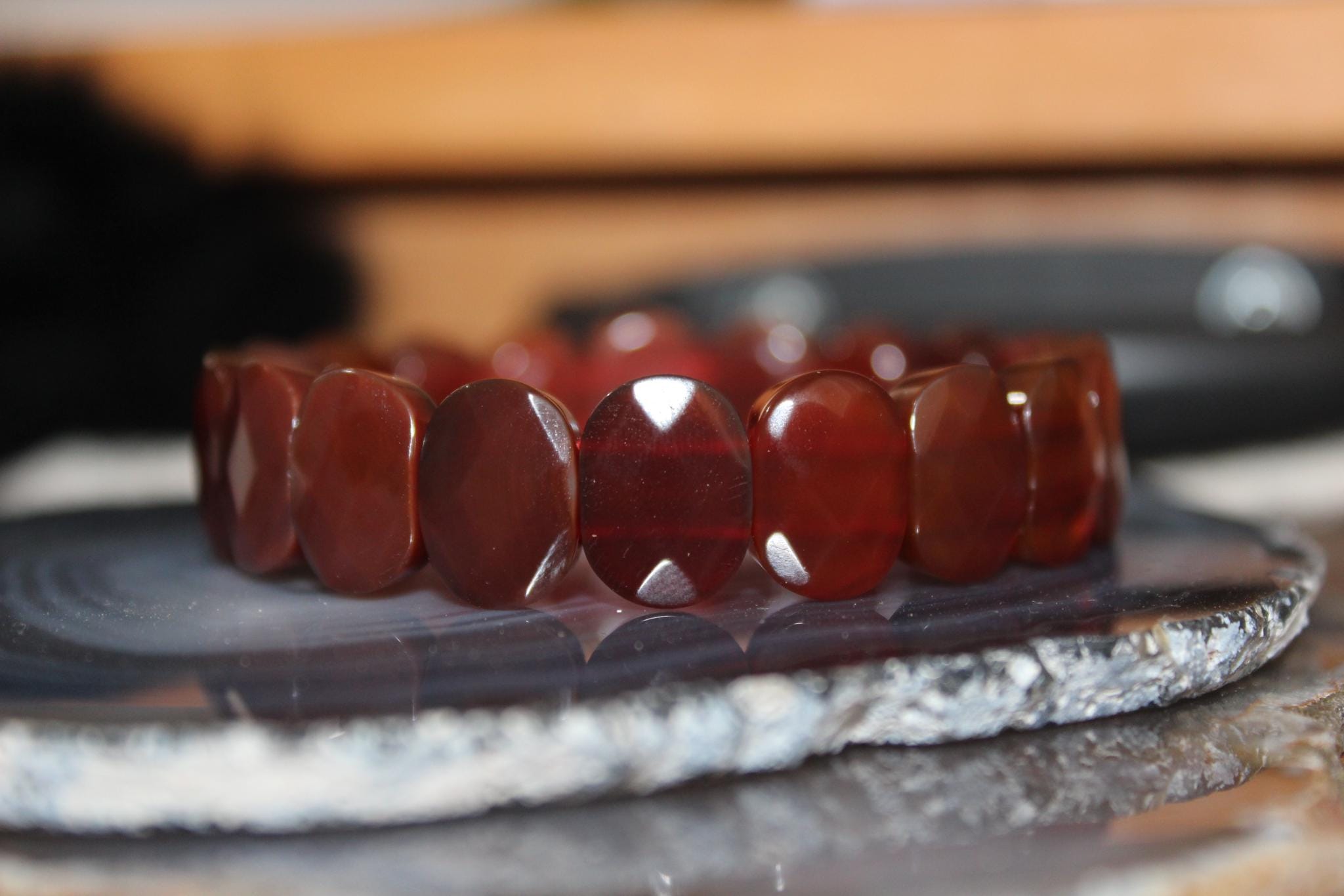 WhatsApp Görsel 2024-12-28 saat 01.21.55_cc7b2b9c FASET KESİM KIRMIZI AKİK BİLEKLİK - Görsel 1