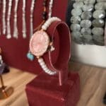 Muazzam inciden yapılmış taşlı saat