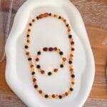 Karışık renk bebek kehribar kolye ve bileklik takımı